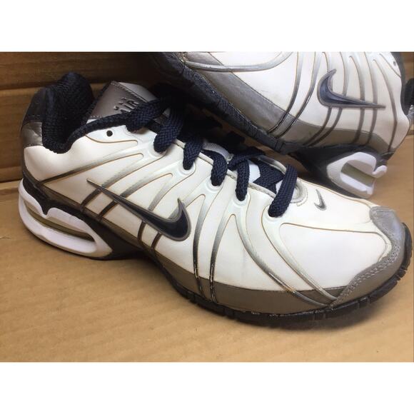 2011 Nike Air Max Torch 5 White & Gray Silver Size 7Y or Men 7 or Women 8.5 - Picture 2 of 8